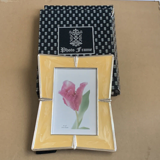 Metal Photo Frame Hand Polished & Yellow Lacquer Coated Gift Box 10x15cm NEW