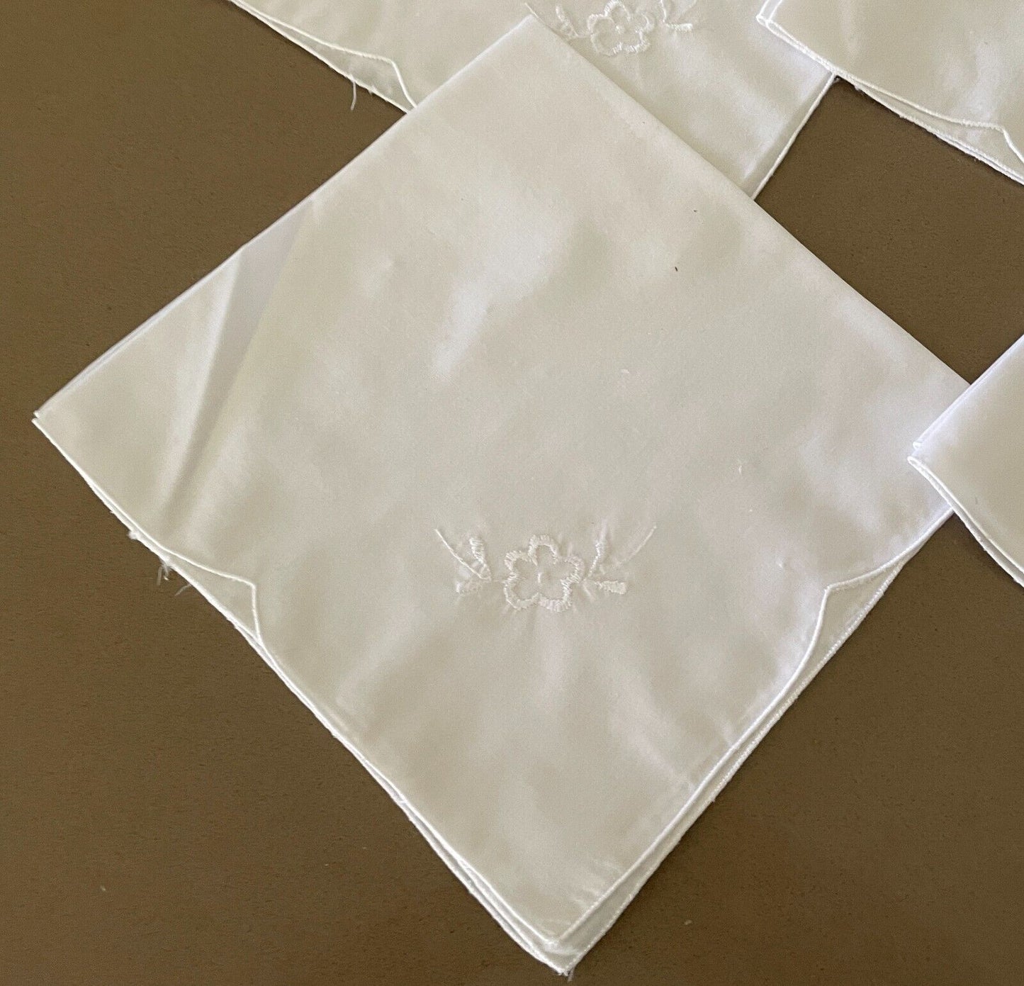 Set of 10 Table Napkins White Cotton Floral Embroidered Square 41 x 42cm NEW