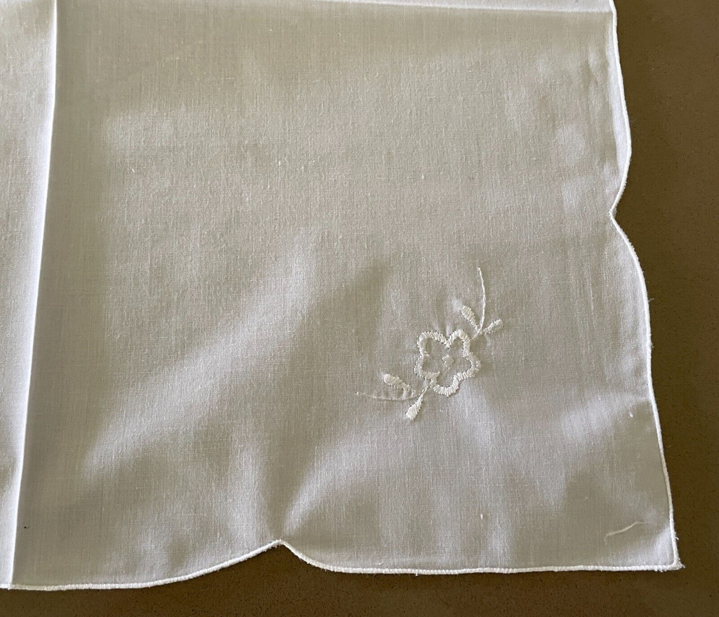 Set of 10 Table Napkins White Cotton Floral Embroidered Square 41 x 42cm NEW