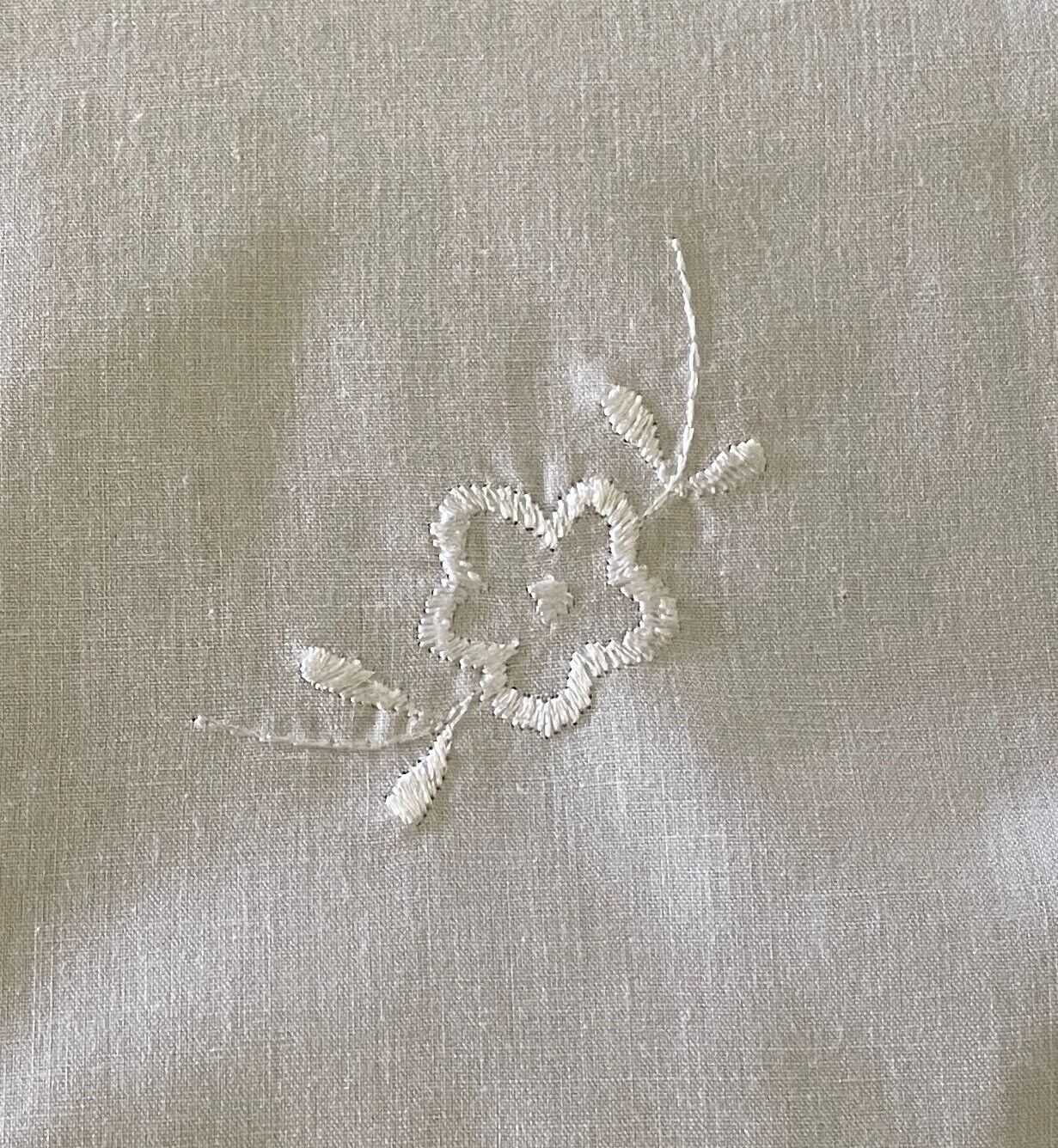 Set of 10 Table Napkins White Cotton Floral Embroidered Square 41 x 42cm NEW