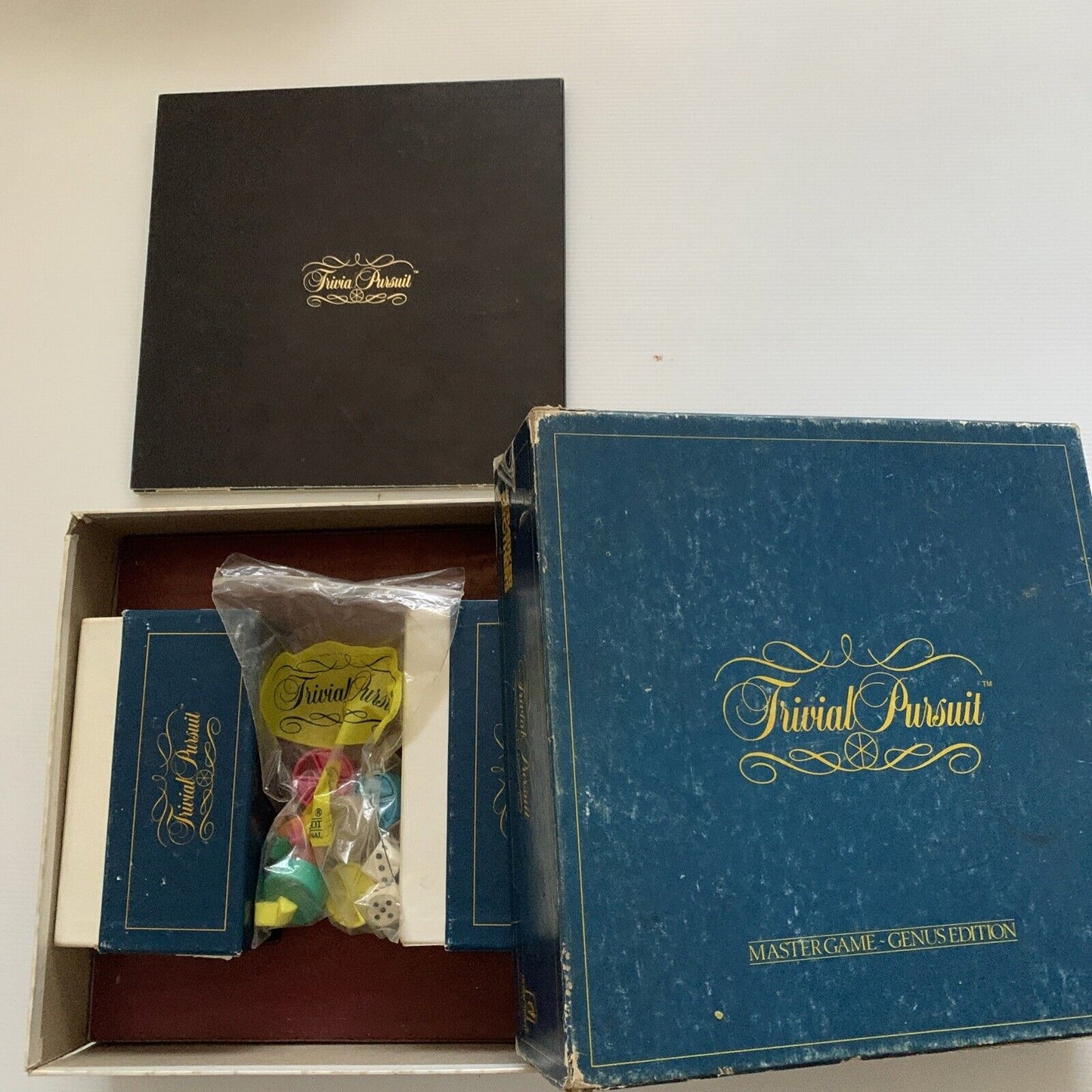 TRIVIAL PURSUIT Mastergame Genius Edition Parker Brothers Board Game Cards