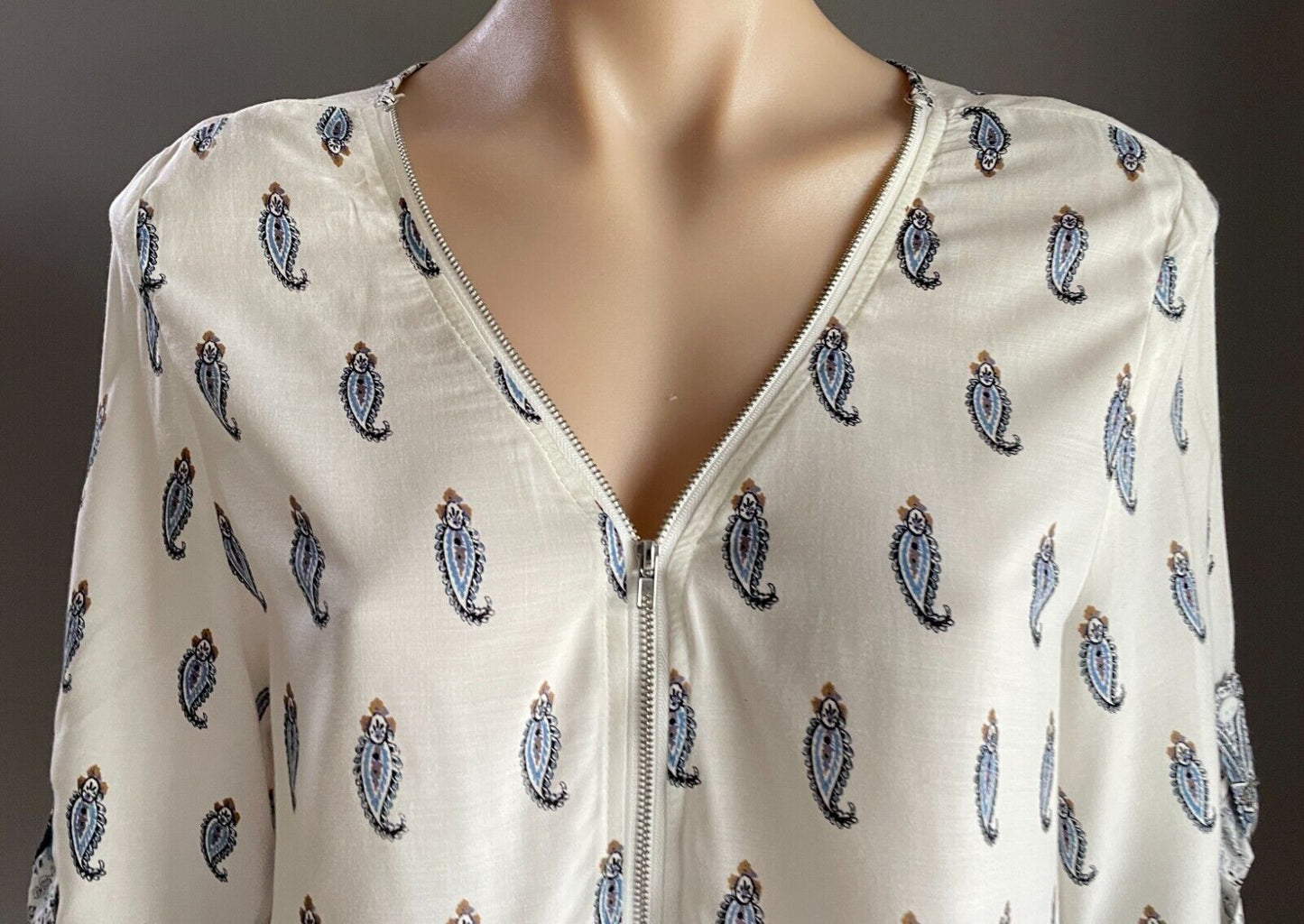 REISS EMPORIUM Zip Front Top Neck  White Blue Paisley Short Cuff Sleeve Size 12