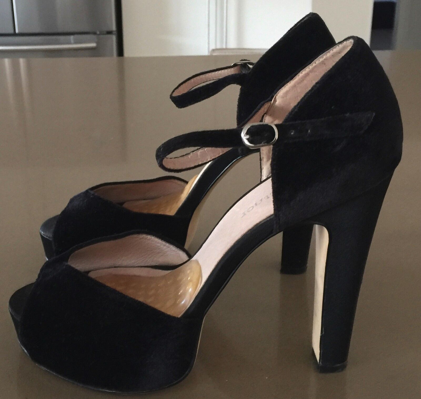 ZOE WITTNER "Hannita" High Heels Black Velvet Platform Ankle Strap 38 Stiletto
