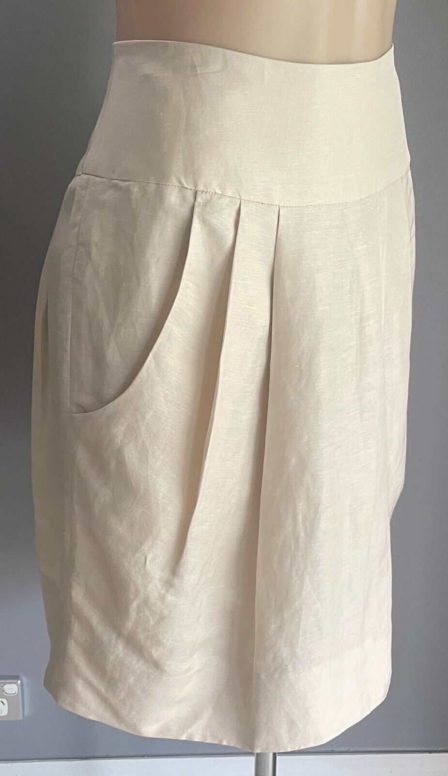 COUNTRY ROAD Skirt Champagne Colour Linen Silk Blend Size 10 Pleat Front Pockets