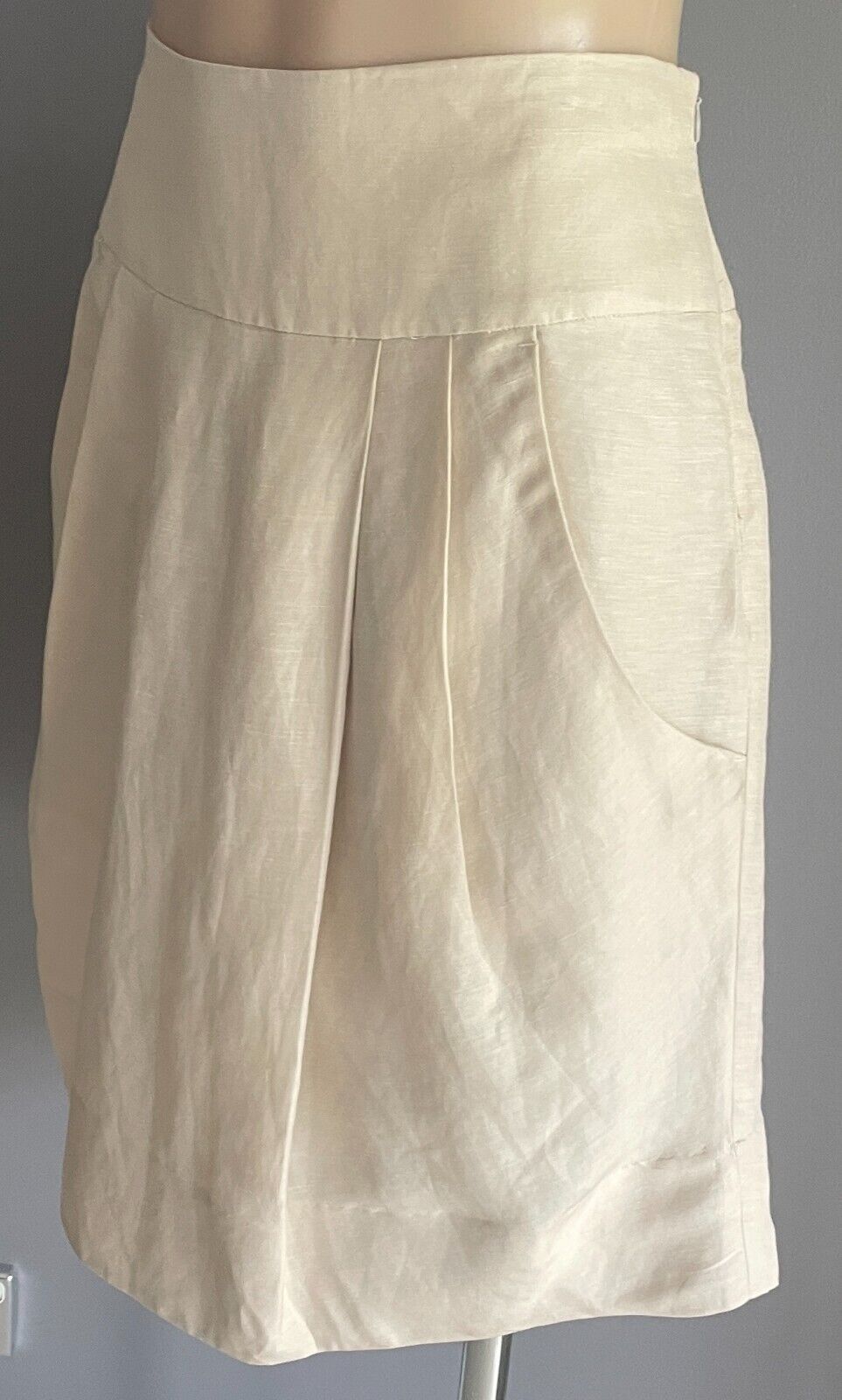 COUNTRY ROAD Skirt Champagne Colour Linen Silk Blend Size 10 Pleat Front Pockets