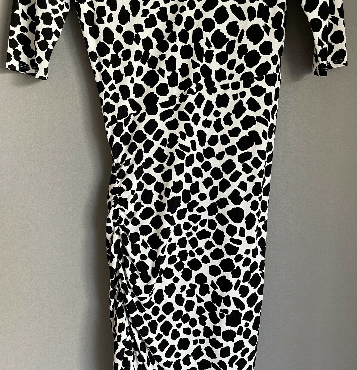 WITCHERY Bodycon Dress Black Off White Giraffe Print 3/4 Sleeve Stretch Size 4