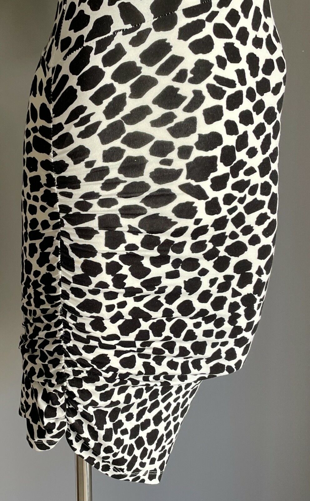 WITCHERY Bodycon Dress Black Off White Giraffe Print 3/4 Sleeve Stretch Size 4
