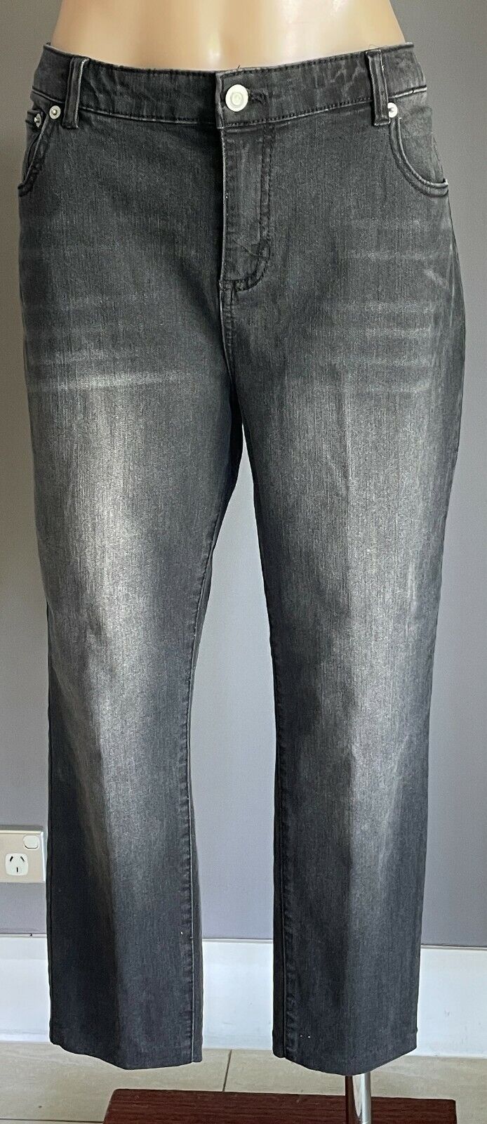Size 14 Jeans SUZANNE GRAE DENIM Cropped Black Wash Slim Leg Ladies