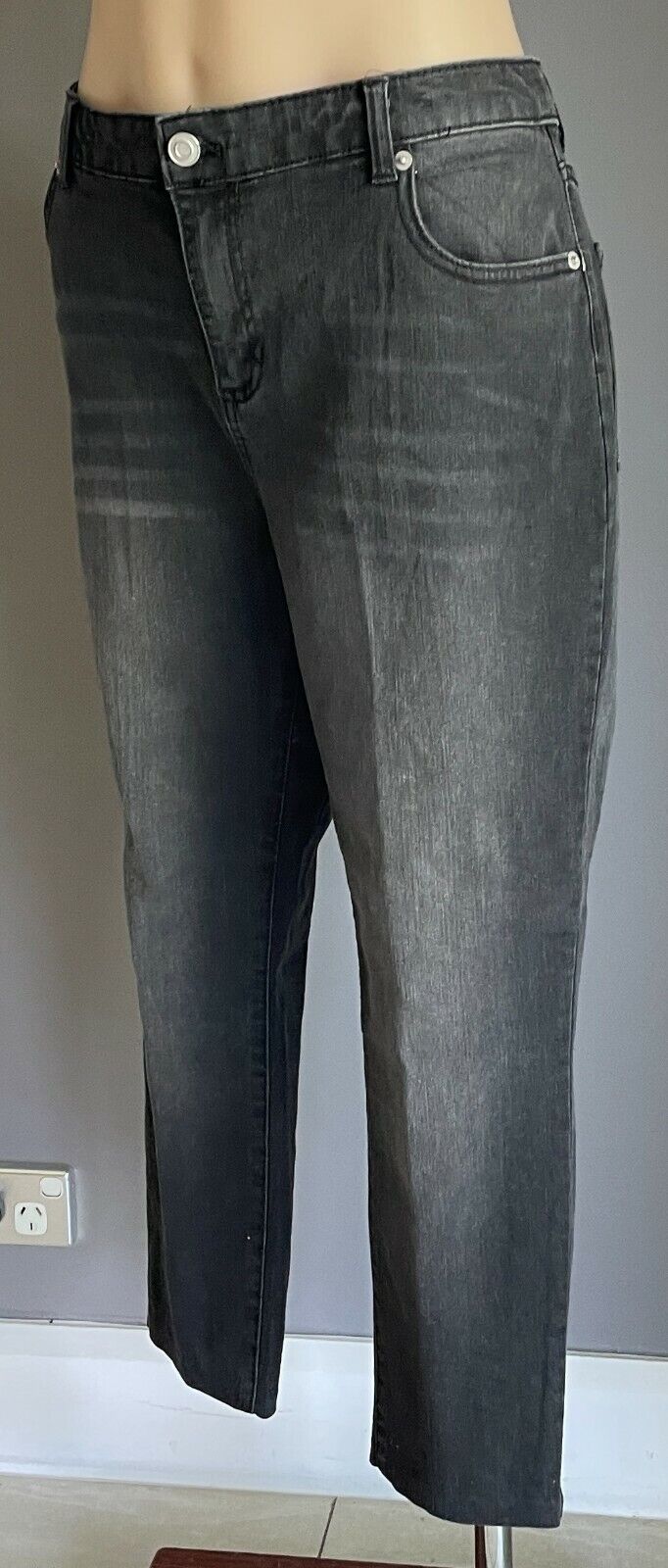 Size 14 Jeans SUZANNE GRAE DENIM Cropped Black Wash Slim Leg Ladies