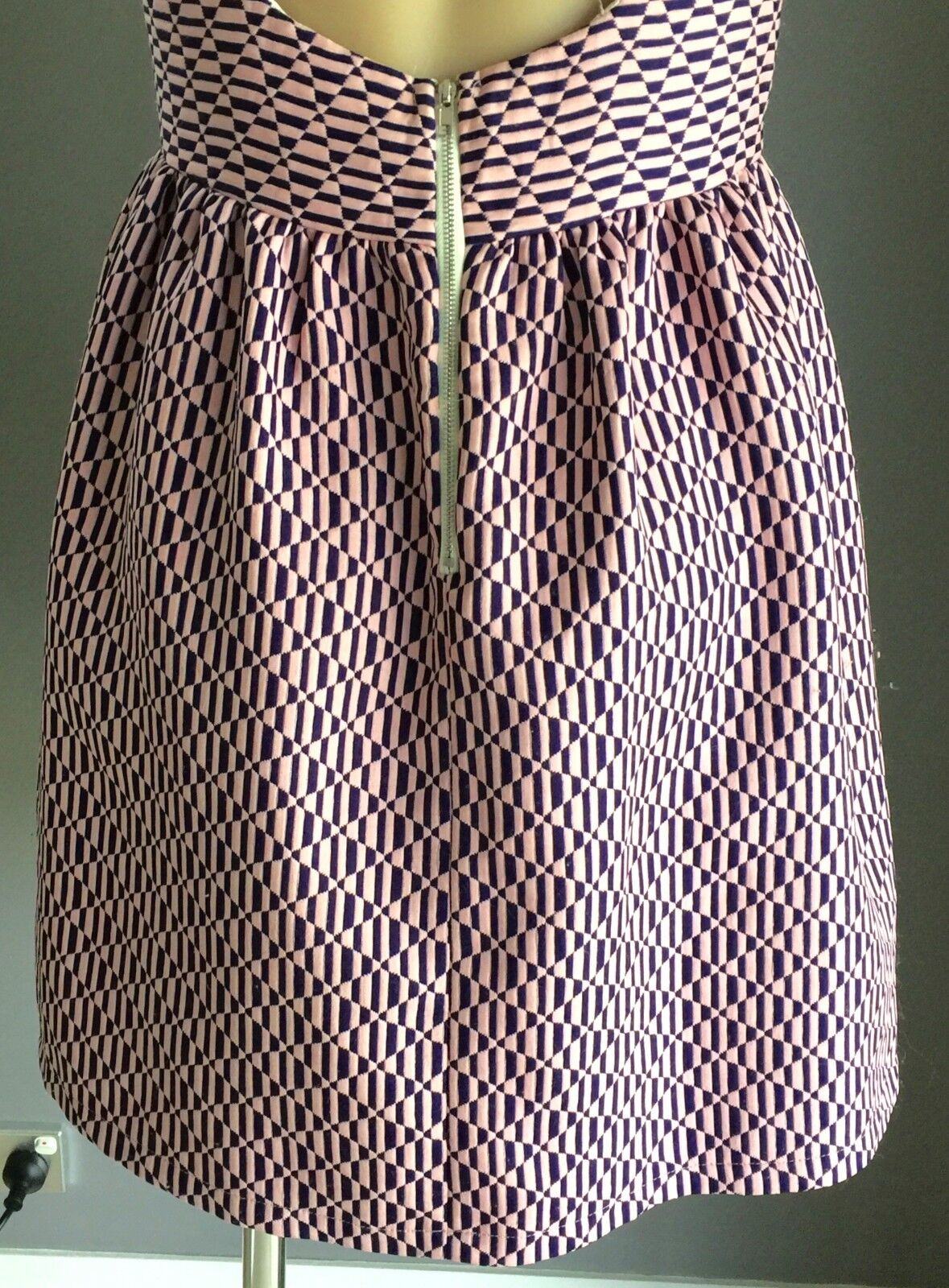 ZEITGEIST Pink & Navy Geo Print Sleeveless Skater Dress Ladies Size 12 NEW