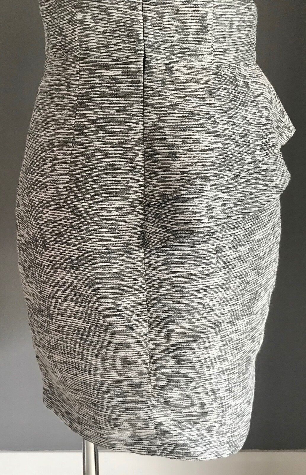 HONEY & BEAU Dress Grey White Textured Sleeveless Origami Frock Ladies Size 12