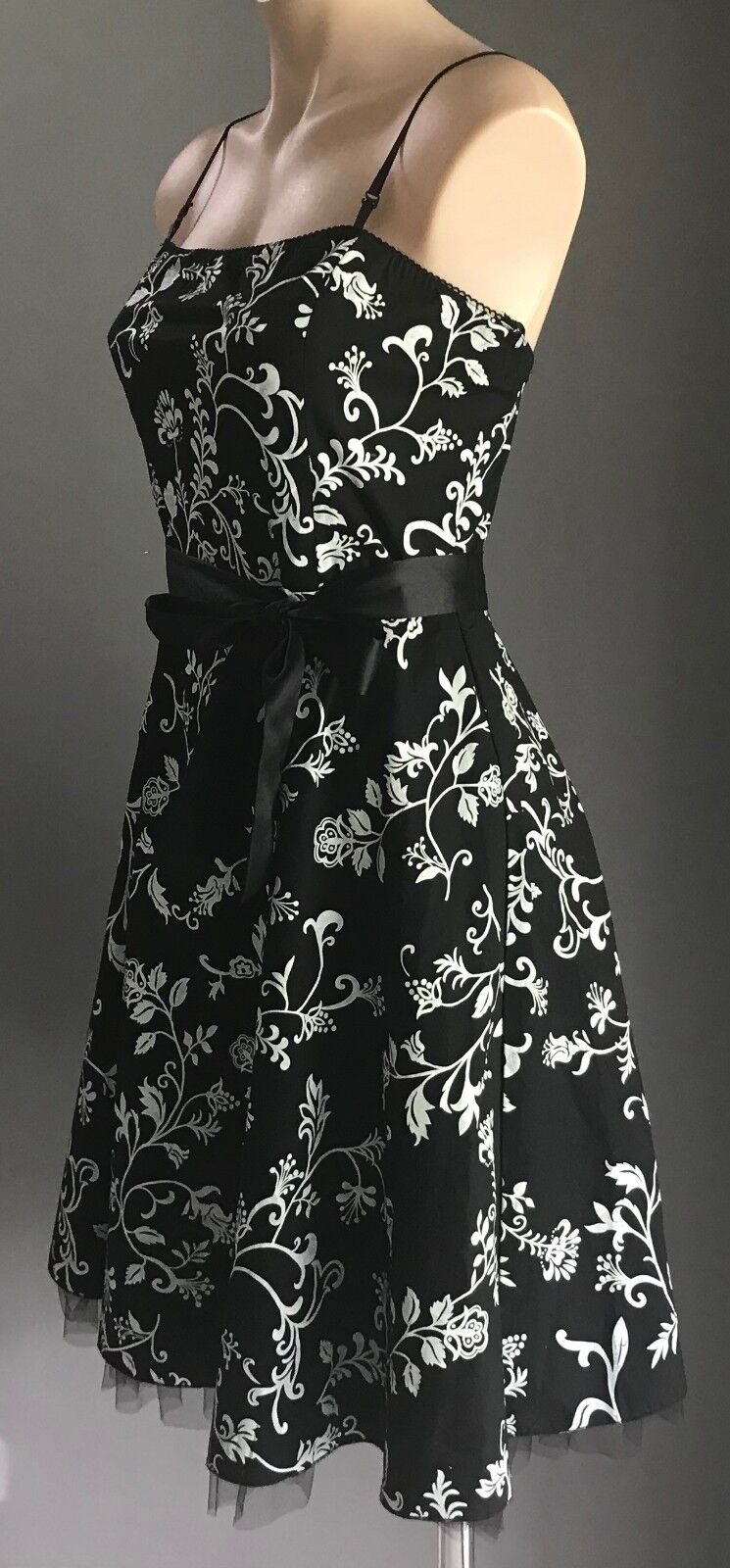 MISS CHERRY Black White Floral Print Sleeveless A-Line Dress Size 12 Retro Vibe