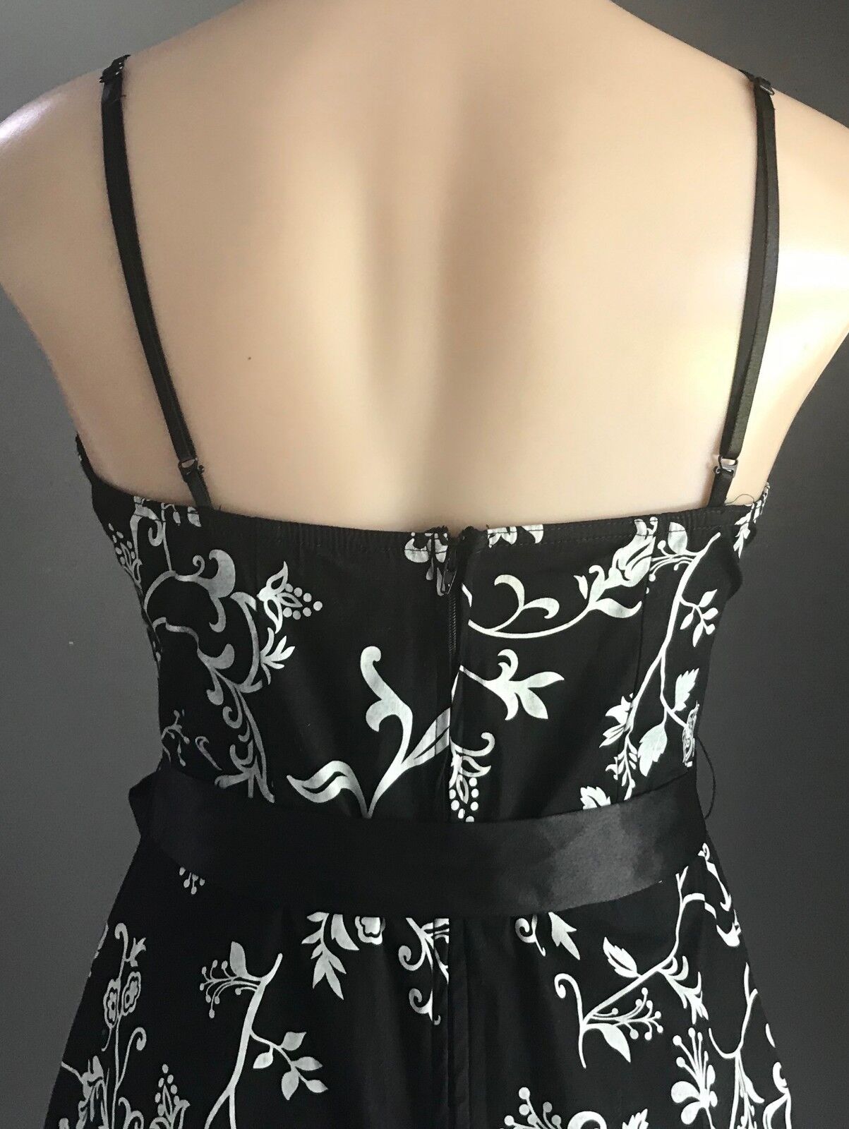 MISS CHERRY Black White Floral Print Sleeveless A-Line Dress Size 12 Retro Vibe