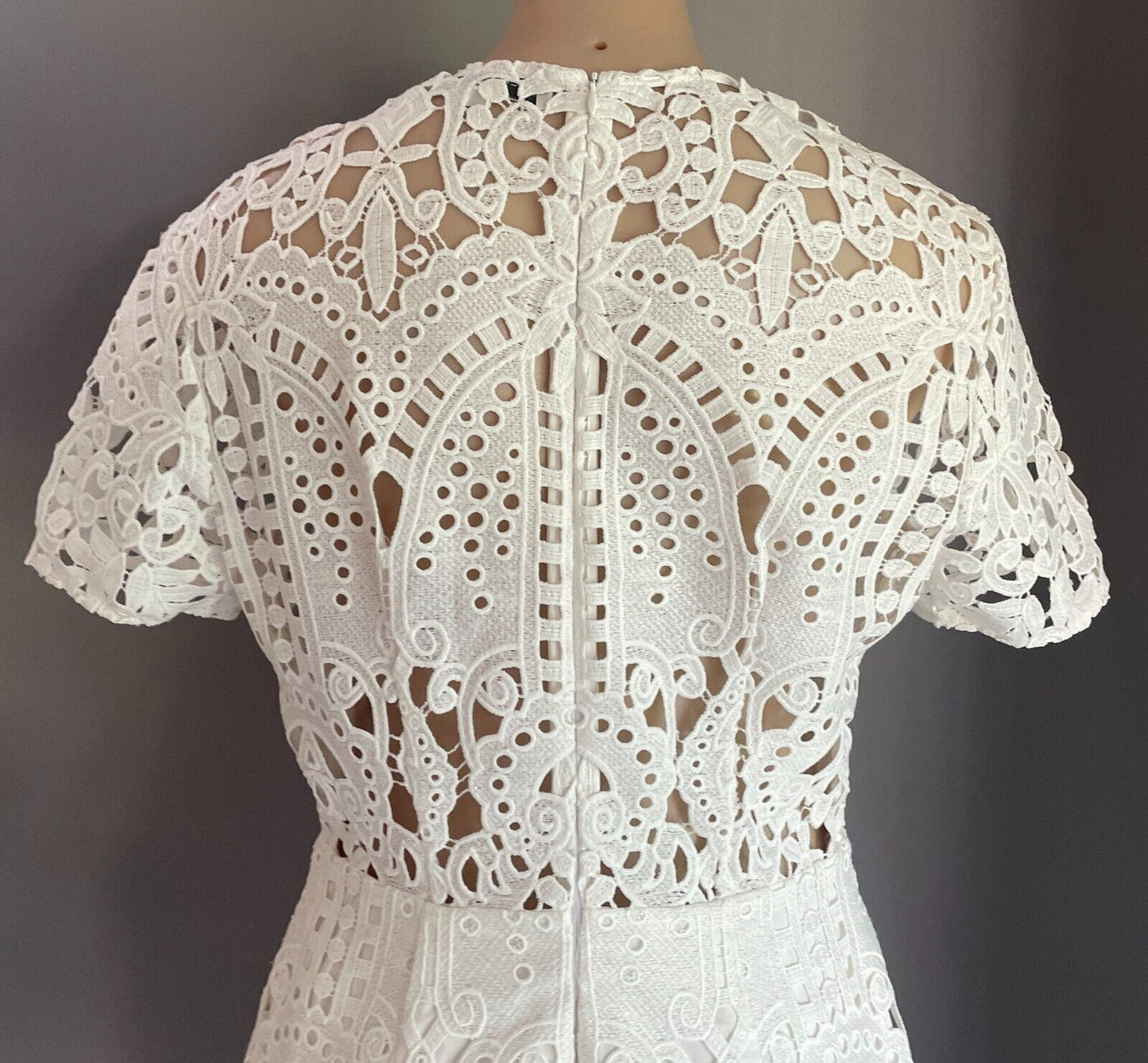 LOVER Dress Sheath White Cut Out Lace Size 12 Short Sleeve Knee Length Lined NEW