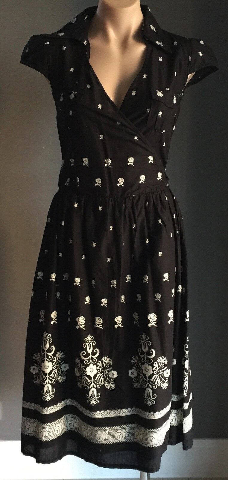 SENSES Dress Wrap Black & White Floral Print Cap Sleeve Cotton Size 8 10 NEW