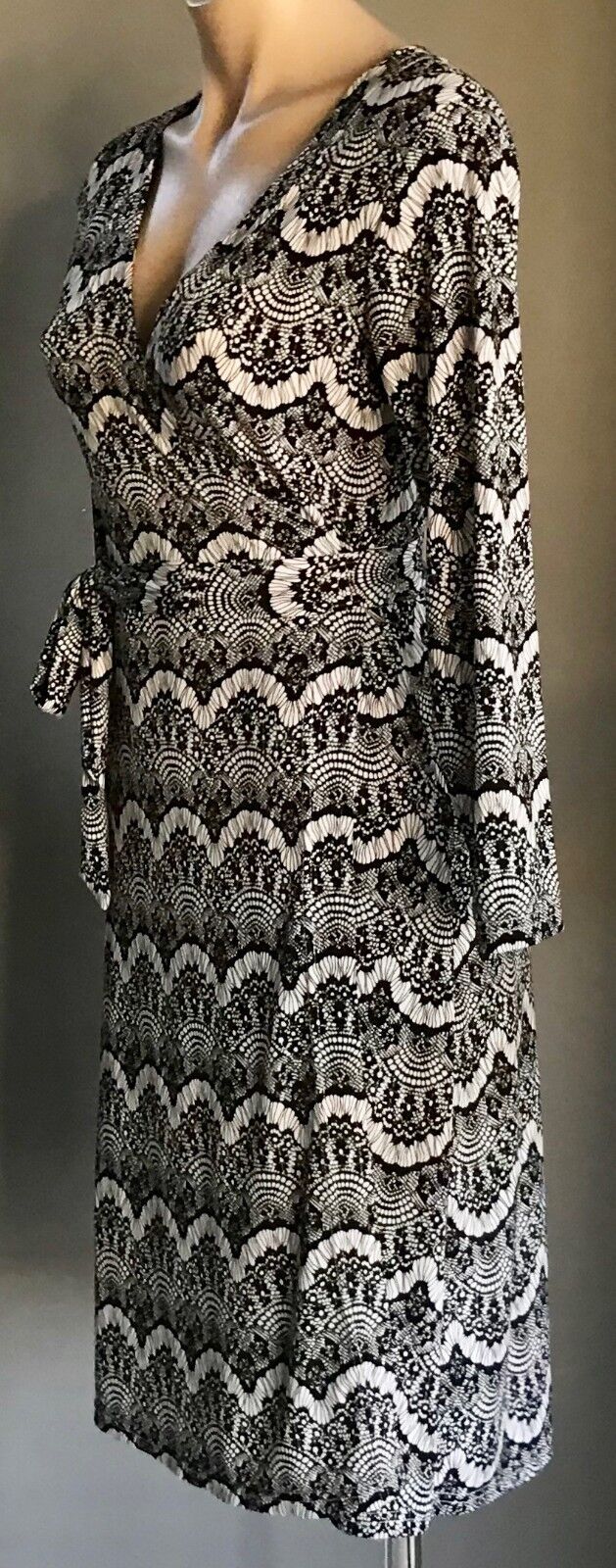 CARLY Q DESIGN Dress Black & White Print Long Sleeve Stretch Wrap Size S 8 10