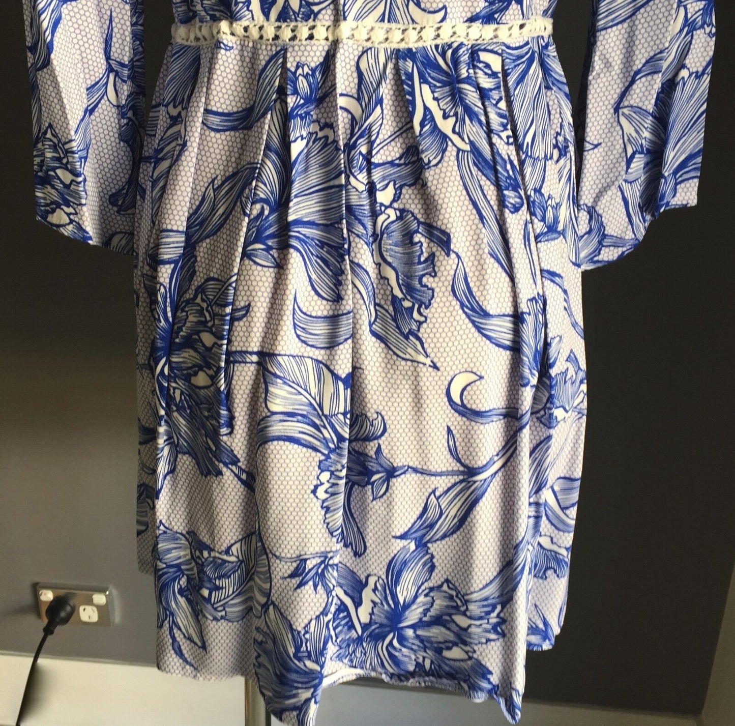 INTO Dress Beach Blue & White Floral Print Drawstring Waist Ladies Size 10 Party