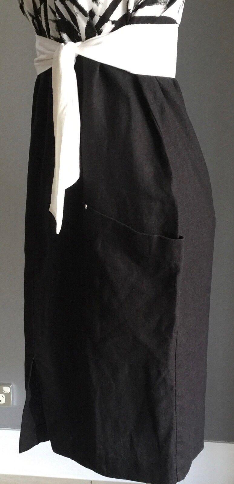SANDRA SOULOS Dress Black & White Cap Sleeve Waist Tie Midi Frock Size 10