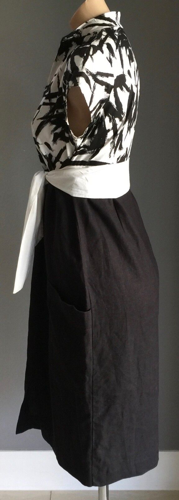 SANDRA SOULOS Dress Black & White Cap Sleeve Waist Tie Midi Frock Size 10