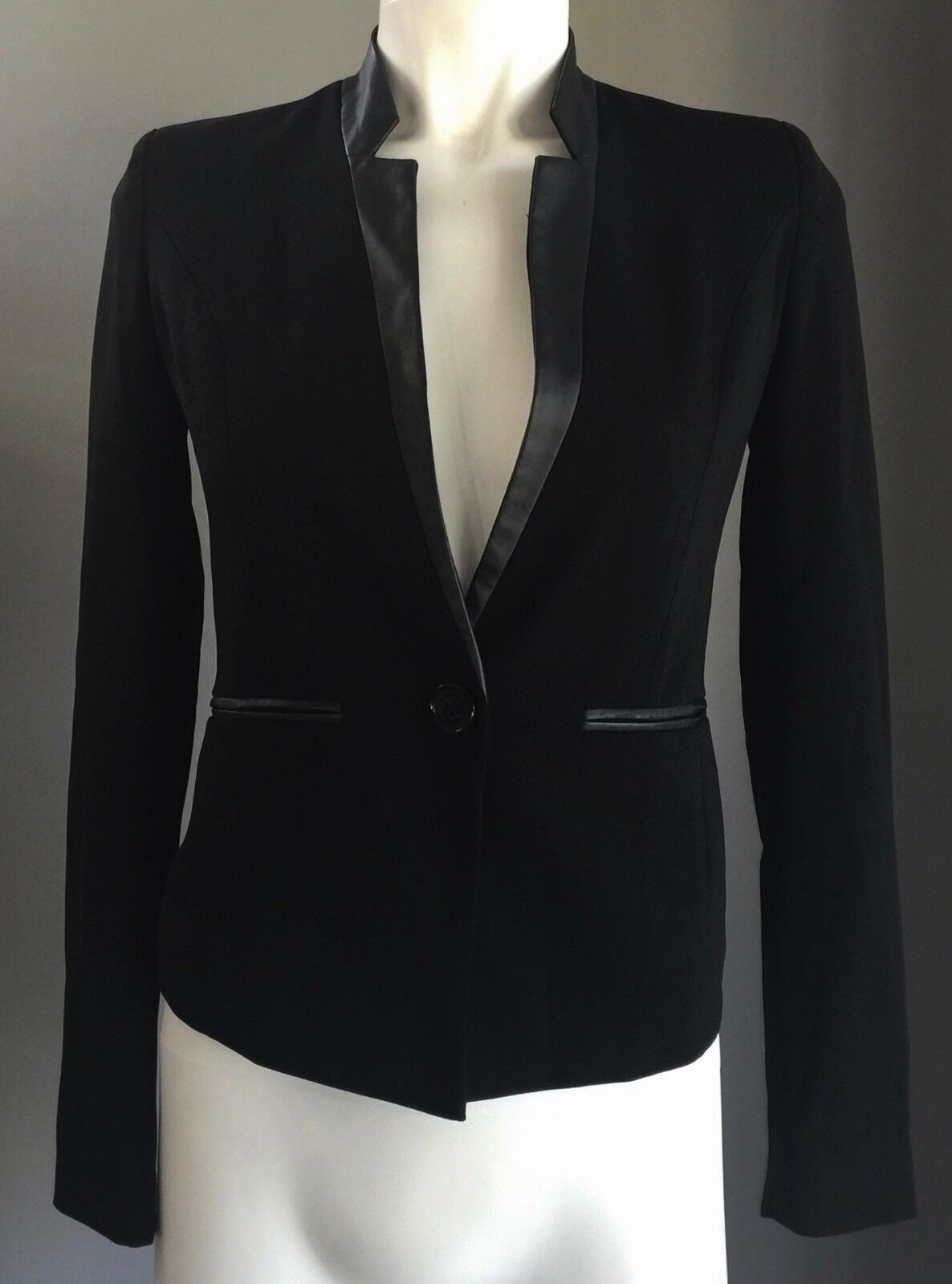 PLUME Jacket Black Notched Lapel Pleather Trim Fitted Short Ladies Size 6 8