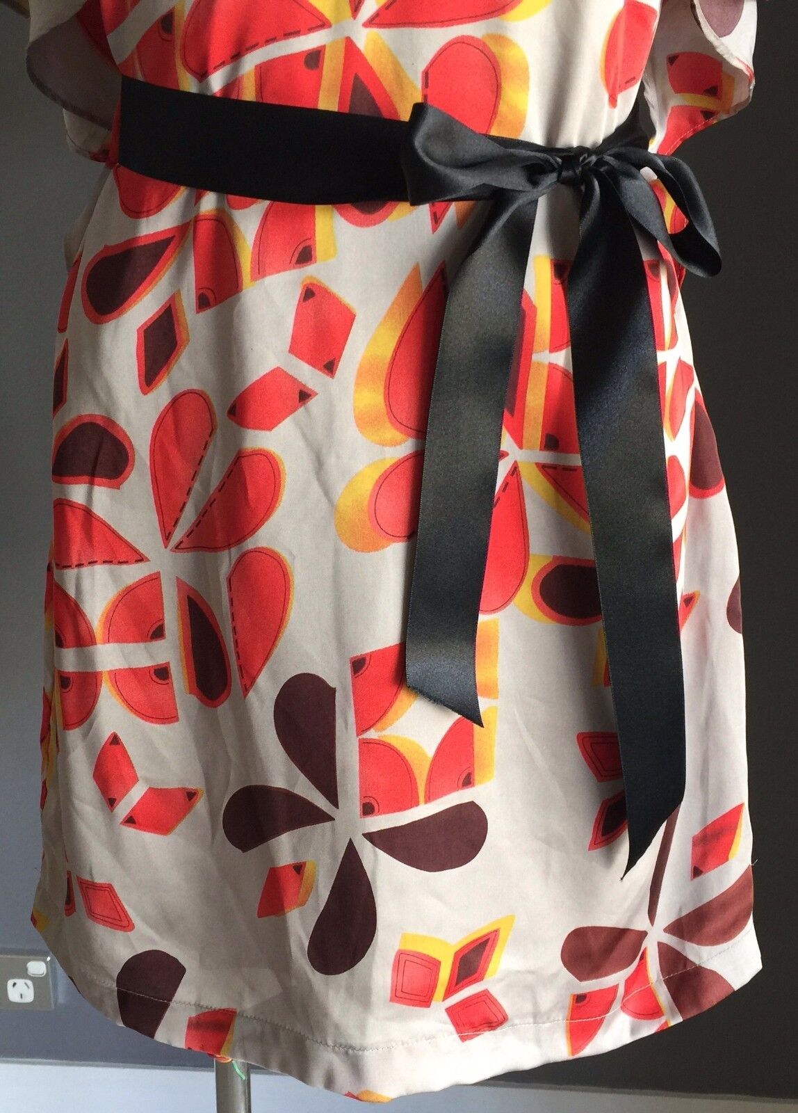 BLUEJUICE Dress Flutter Sleeve Lined Taupe Orange Brown Print Size 10 Retro