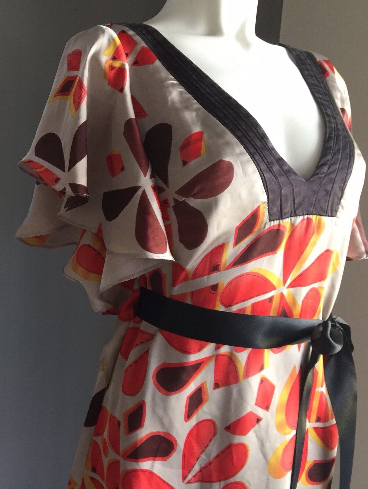 BLUEJUICE Dress Flutter Sleeve Lined Taupe Orange Brown Print Size 10 Retro