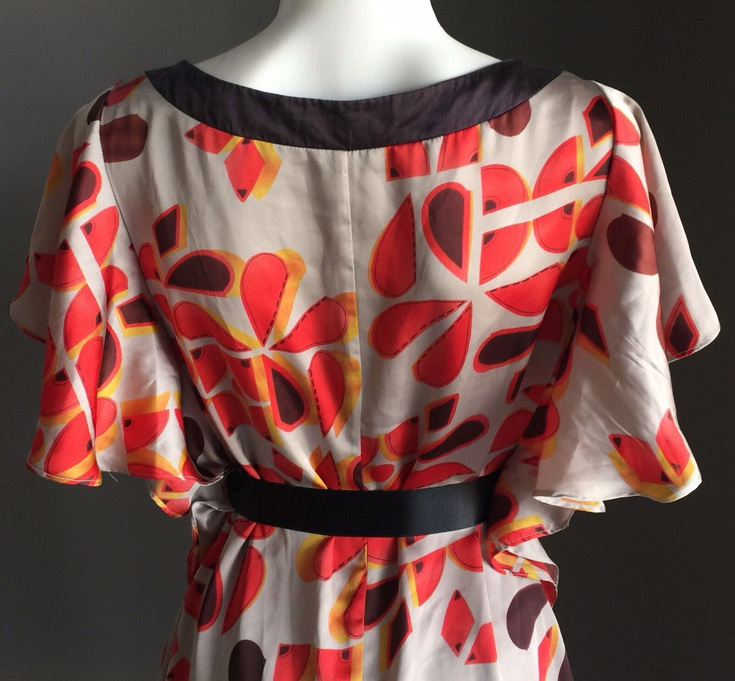BLUEJUICE Dress Flutter Sleeve Lined Taupe Orange Brown Print Size 10 Retro