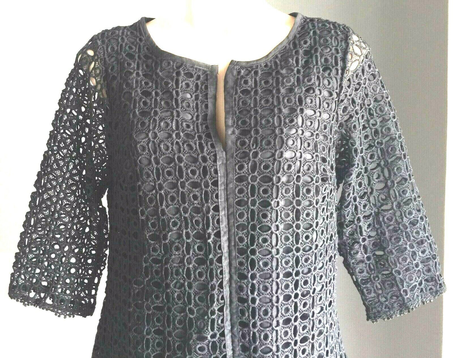 HOURGLASS Dress Lace Black 3/4 Sleeves Lace Overlay Shift Lined Size 10 NEW