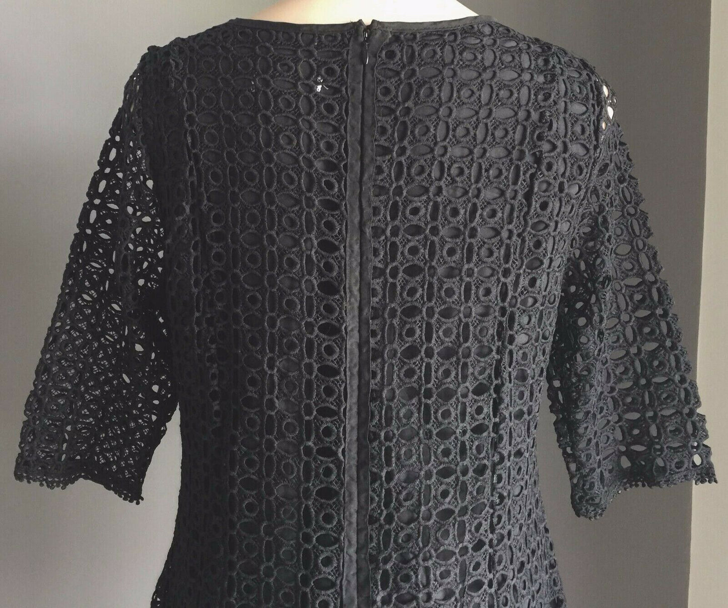 HOURGLASS Dress Lace Black 3/4 Sleeves Lace Overlay Shift Lined Size 10 NEW