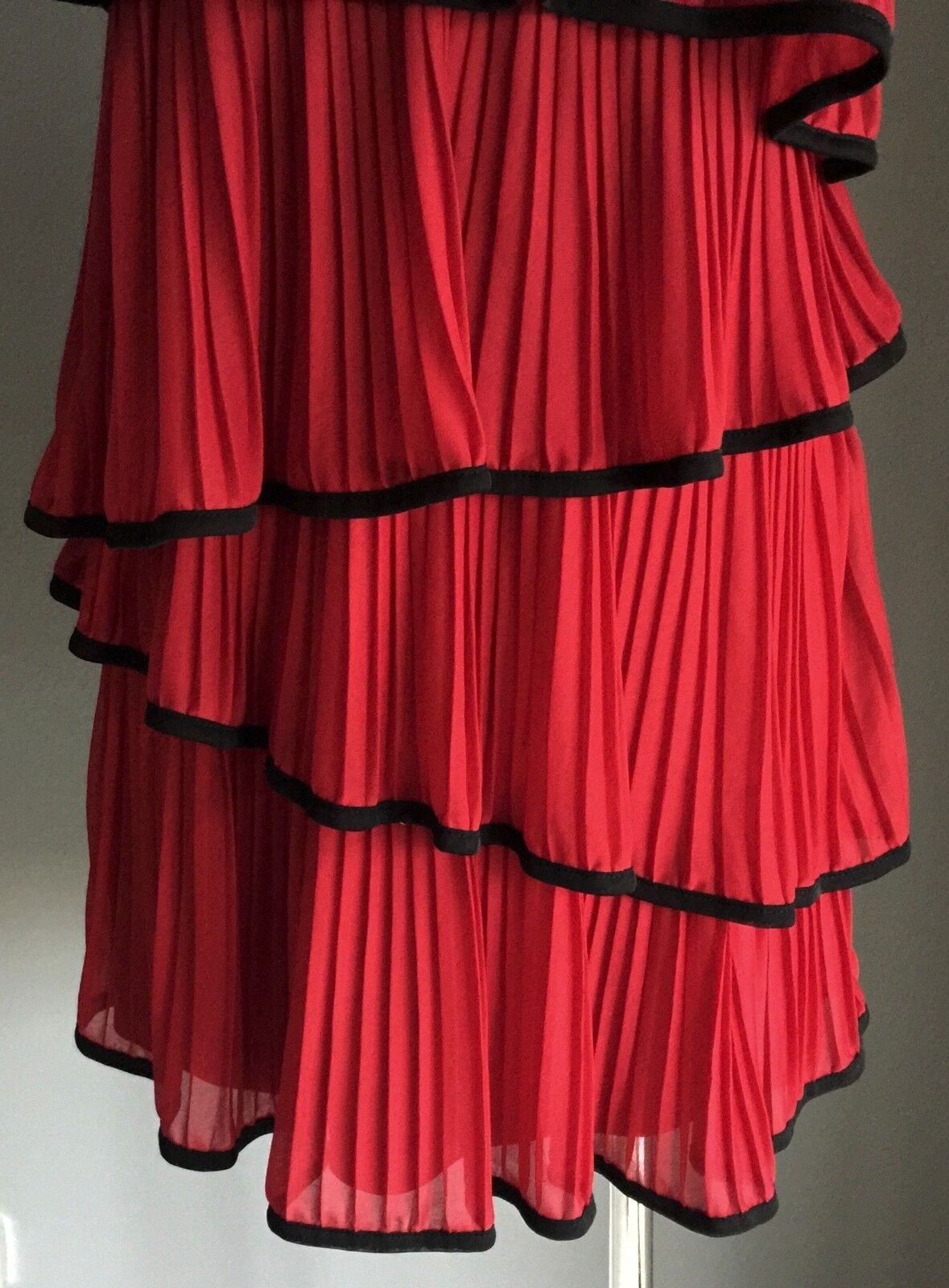 PAPRIKA Dress Mini Asymmetrical Burgundy & Black Pleated Tier Layer Size 10 NEW