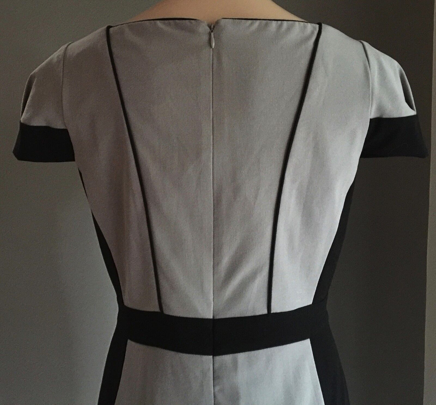 TARGET Dress Black & Grey Cap Sleeve Sheath Size 10 Tailored 1950's Stunning