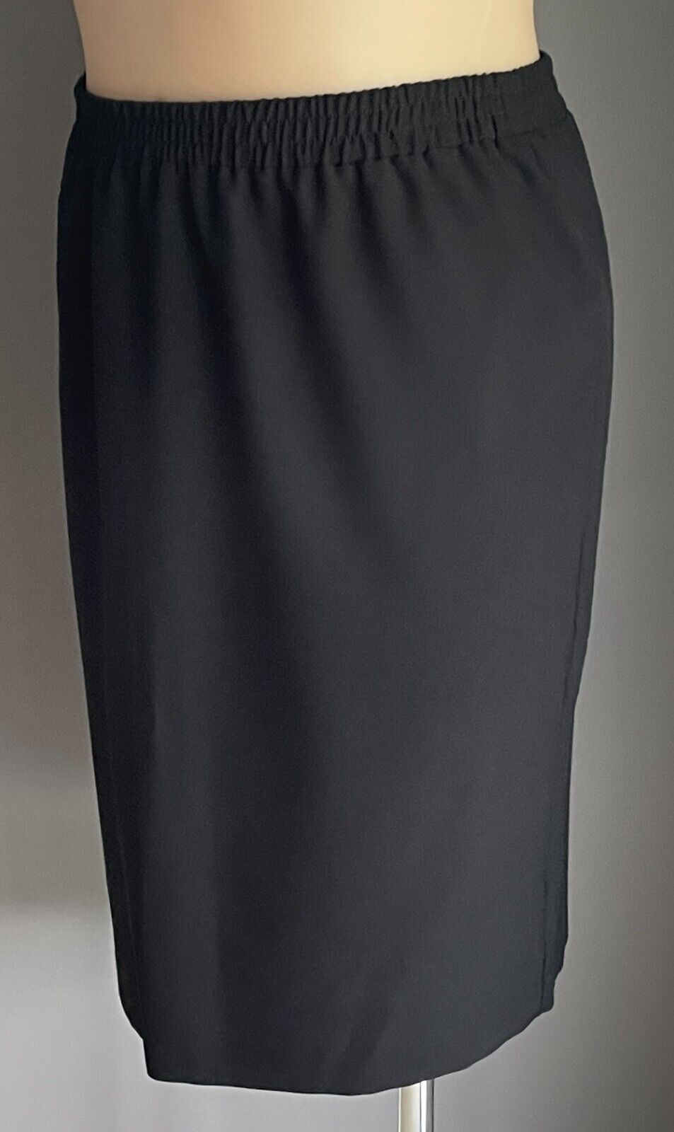 TARGET COLLECTION Skirt Black Straight Elastic Waist Size 16 Classic Style