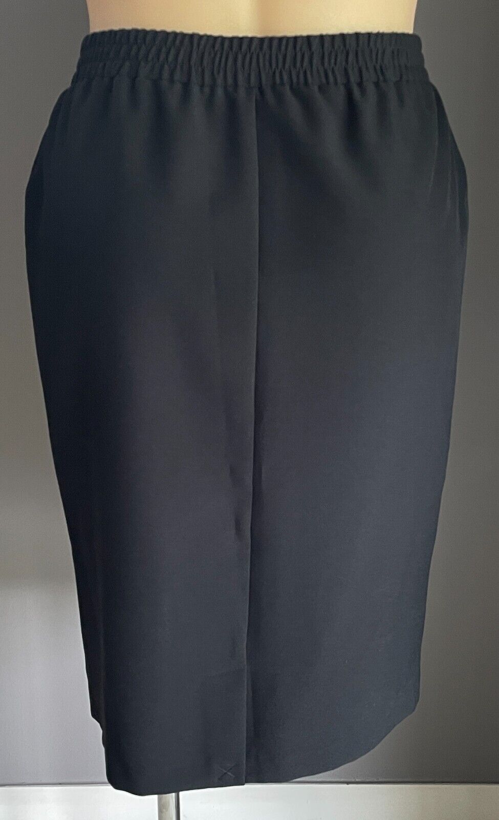 TARGET COLLECTION Skirt Black Straight Elastic Waist Size 16 Classic Style