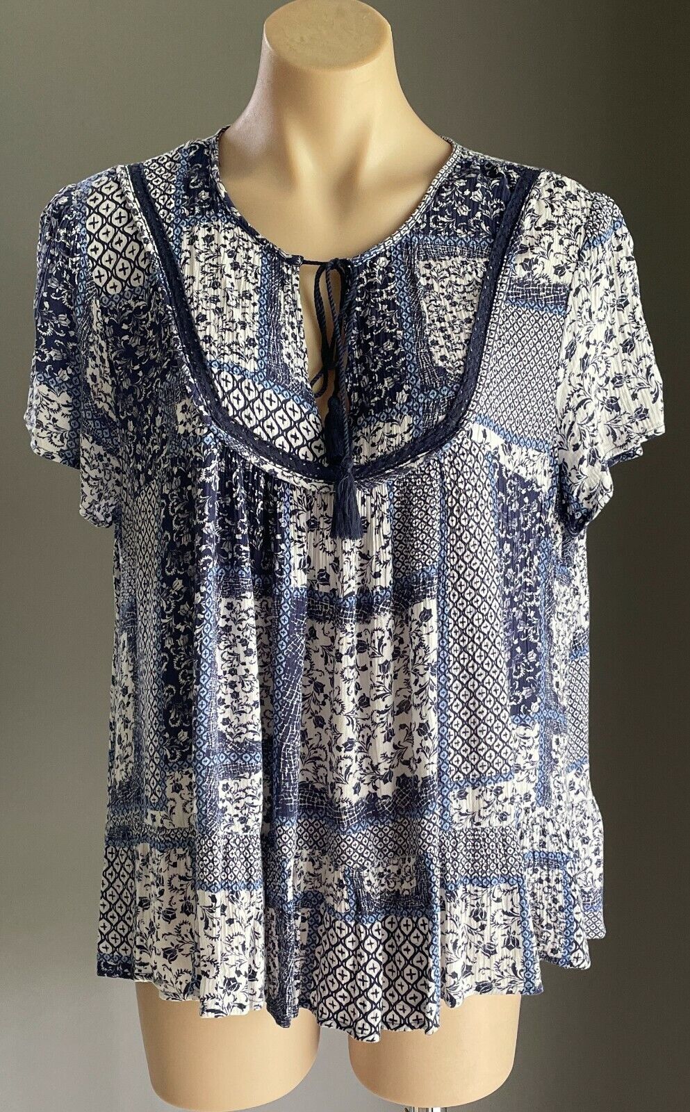 TARGET Top Blue & White Print Short Sleeve Peasant Style Hi-Lo Blouse Size 16