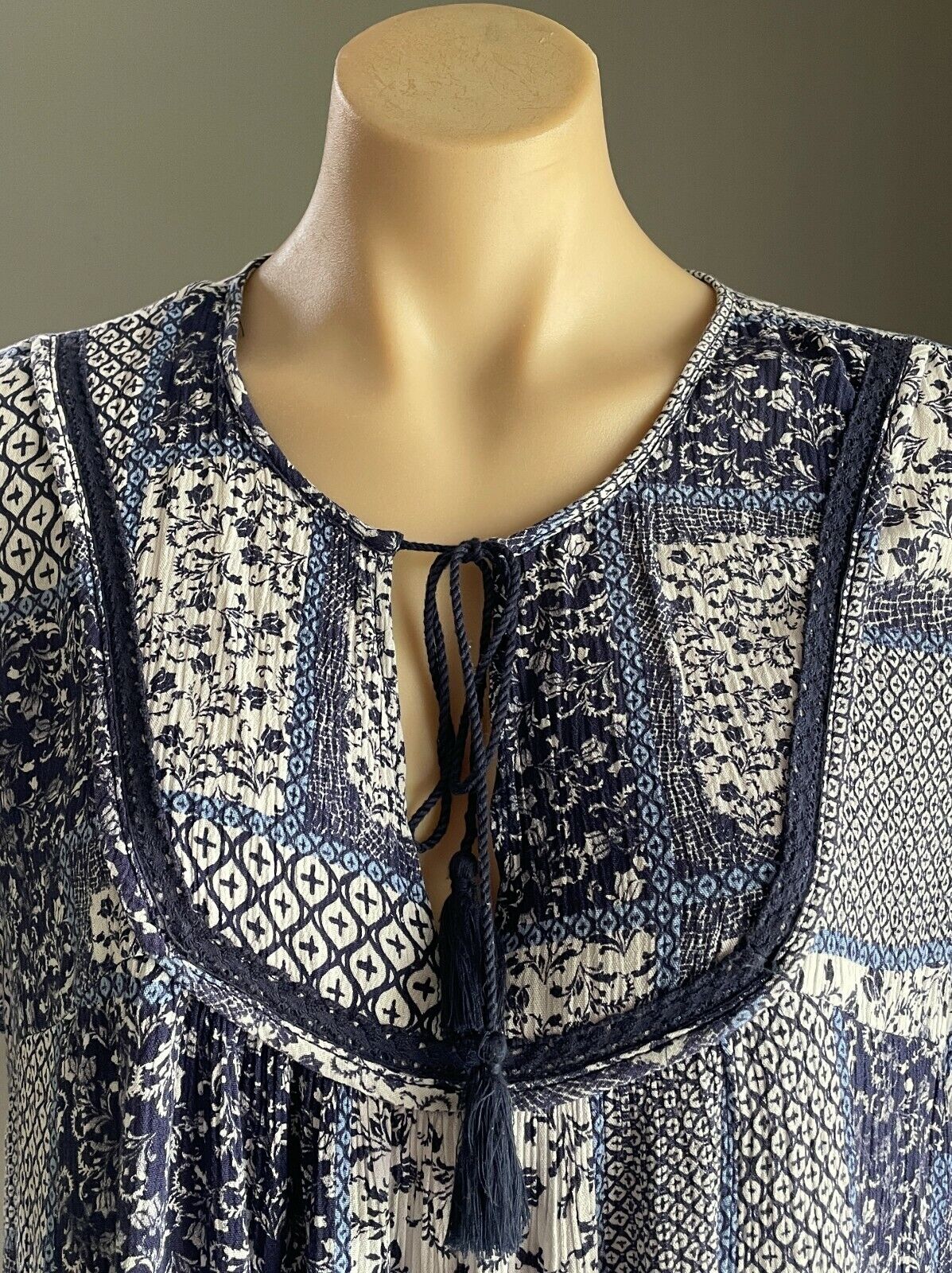 TARGET Top Blue & White Print Short Sleeve Peasant Style Hi-Lo Blouse Size 16