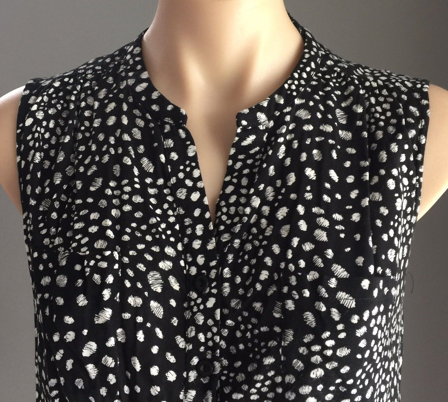 TARGET COLLECTION Top Button Front Black & White Polka Dot Size 6  10 NEW