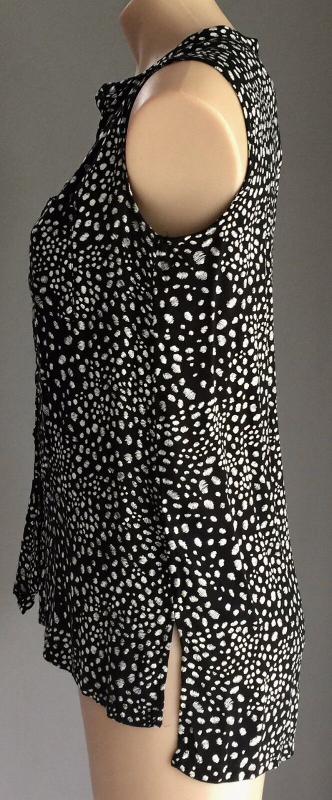 TARGET COLLECTION Top Button Front Black & White Polka Dot Size 6  10 NEW