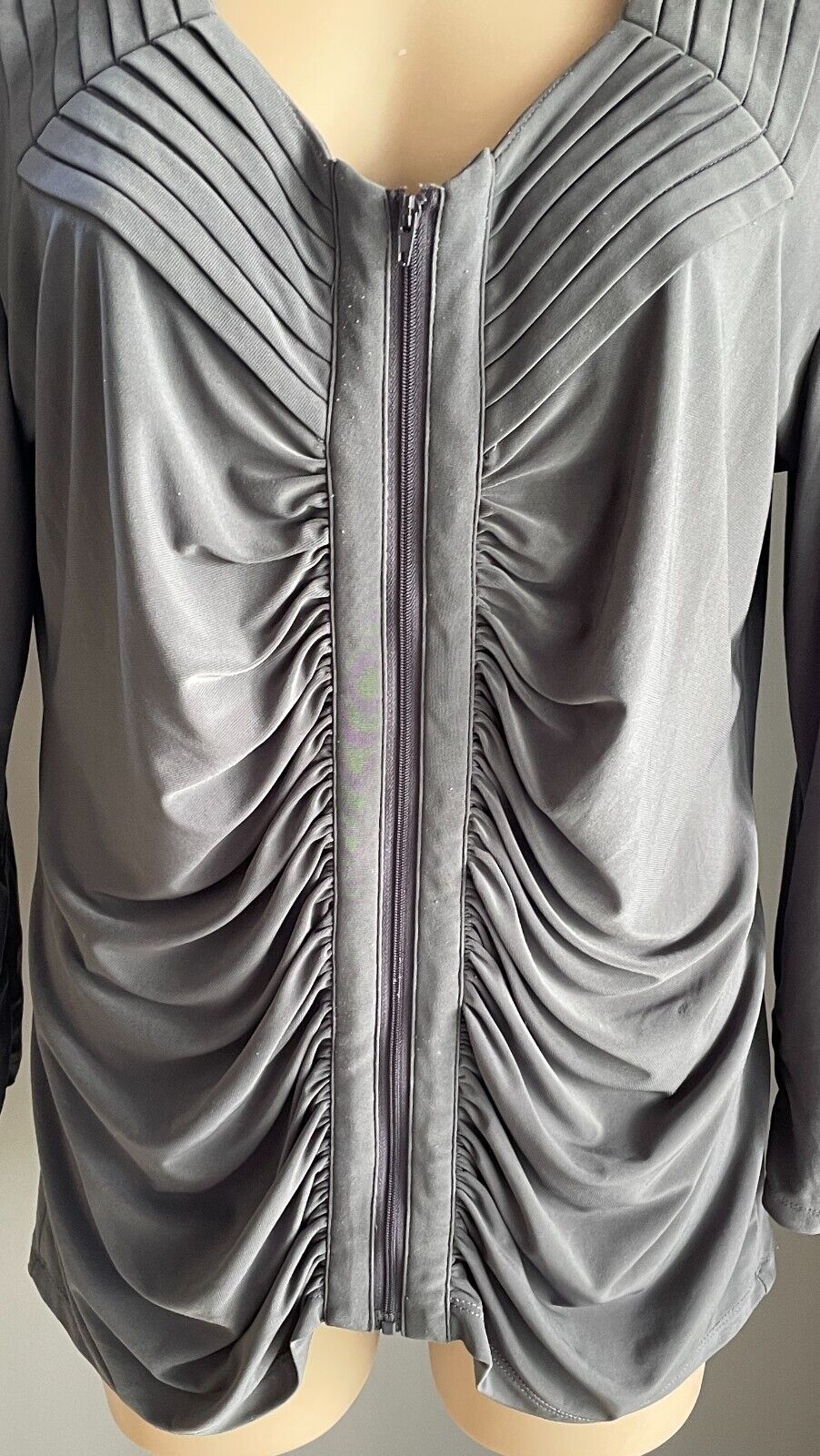 LIZ JORDAN Grey Blouse Stretch Zip Front Size XL 14 Long Sleeve Ruched Detail