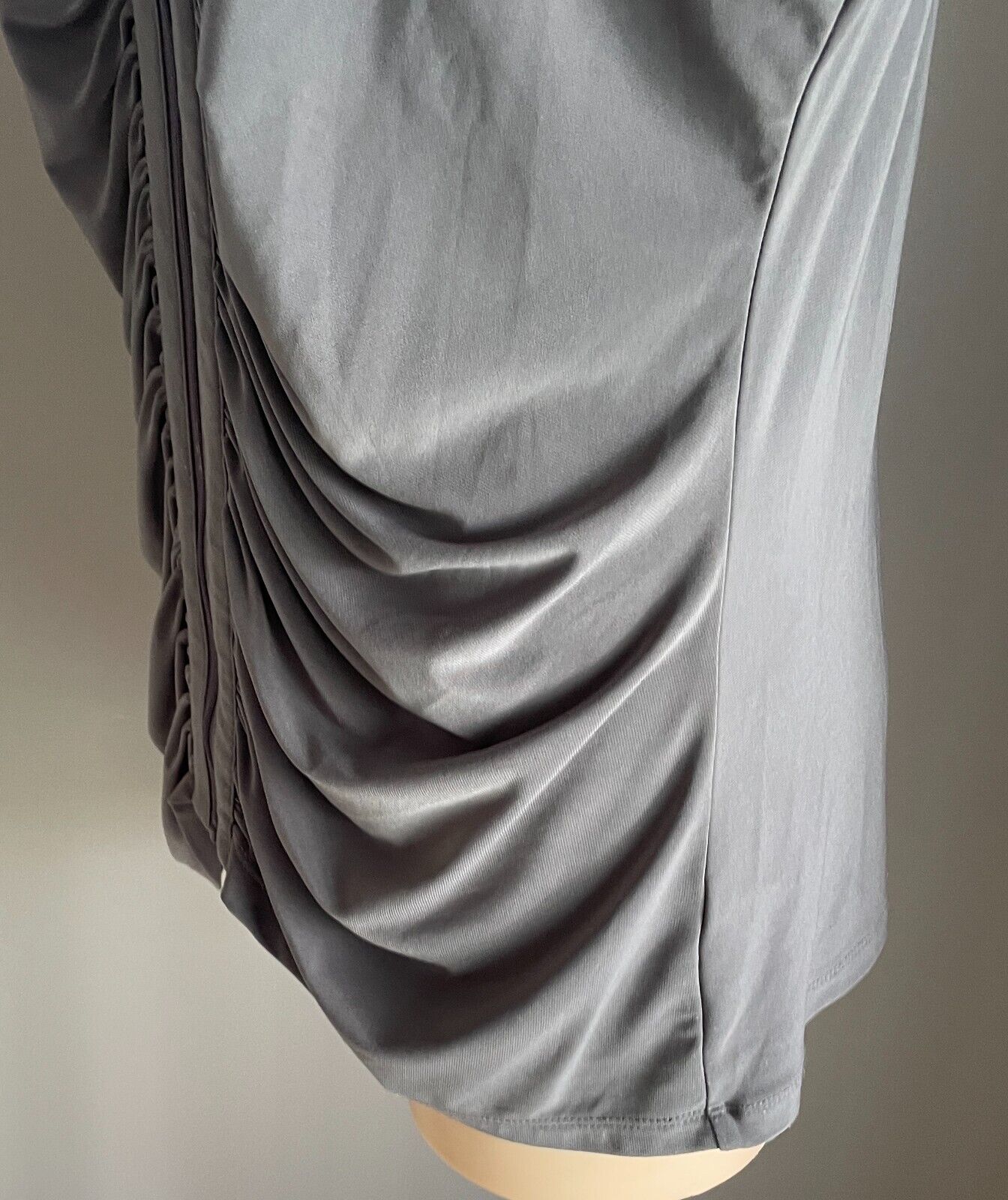 LIZ JORDAN Grey Blouse Stretch Zip Front Size XL 14 Long Sleeve Ruched Detail