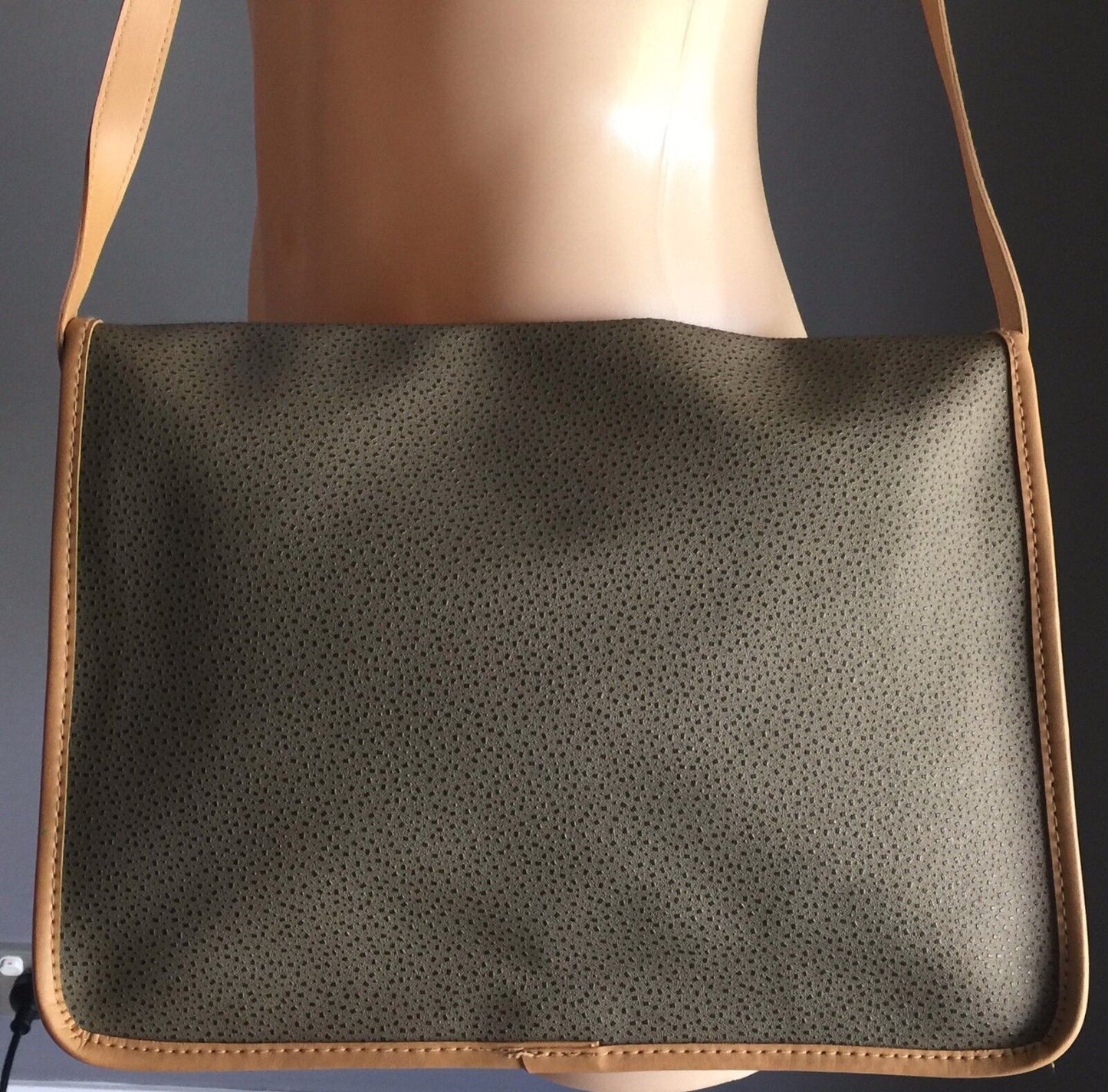Shoulder Bag ELIZABETH ARDEN Textured PU Brown & Tan Trim Messenger Retro