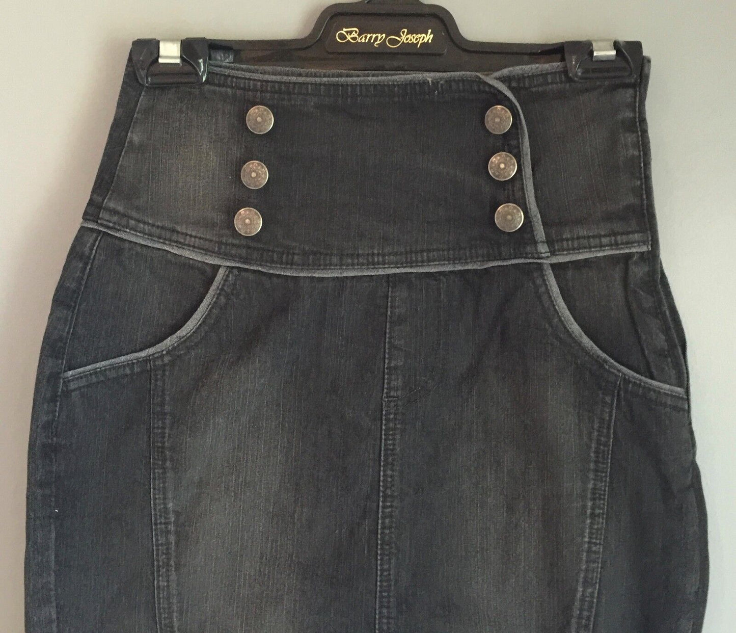 YMI DENIM Denim Skirt Figure Flattering Black Pencil Fitted Ladies Size 6 Retro