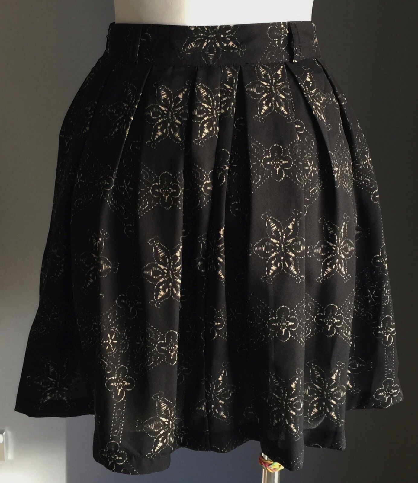 ISKA LONDON Mini Skirt Black & Beige Print Full Pleated Short Size 6 - 8 NEW