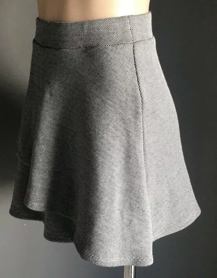SPORTSGIRL Skirt Tier Black & White Houndstooth Print A-Line Stretch Size 8 10
