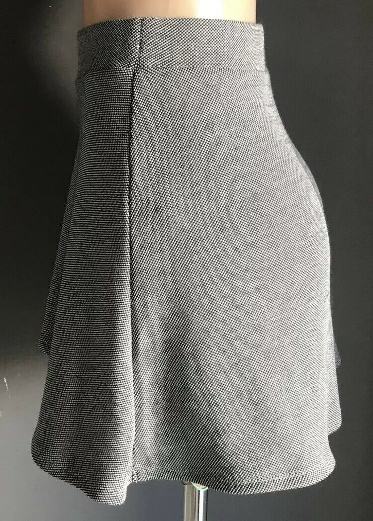 SPORTSGIRL Skirt Tier Black & White Houndstooth Print A-Line Stretch Size 8 10