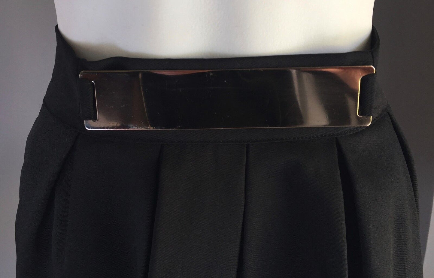 MIKA & GALA Mini Skirt Black Pleated w Gold Plate Belt Trim Waist Ladies Size 8