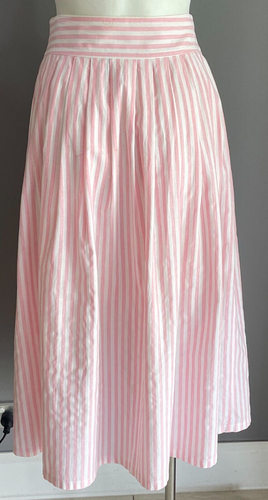 JONATHAN ELLIOT Skirt Pink White Stripe Midi Size 8 Button Front Pleated Parcel