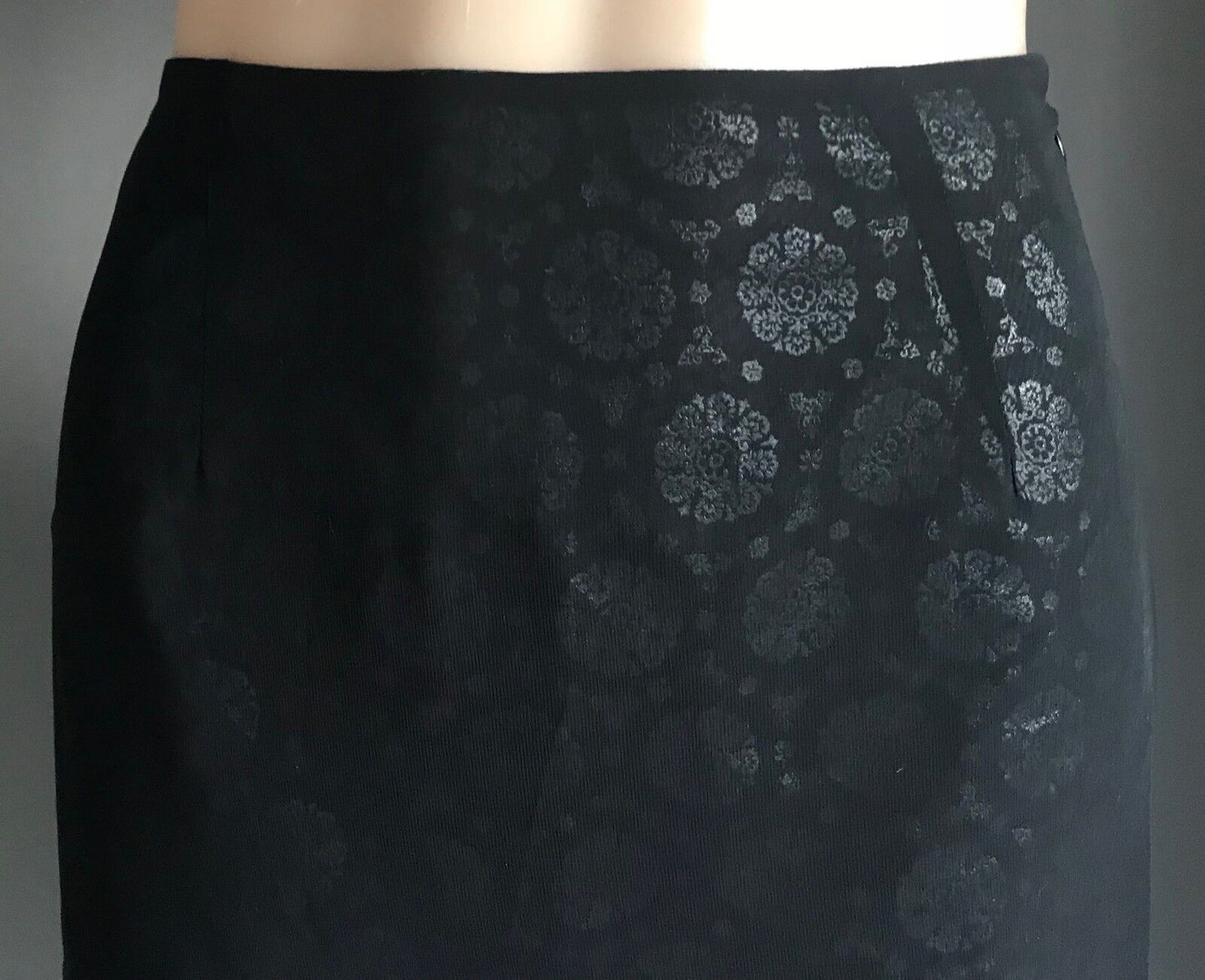 SPORTSGIRL Skirt Black Silver Chiffon Overlay Knee Length Skirt Sz 8 10 Vintage