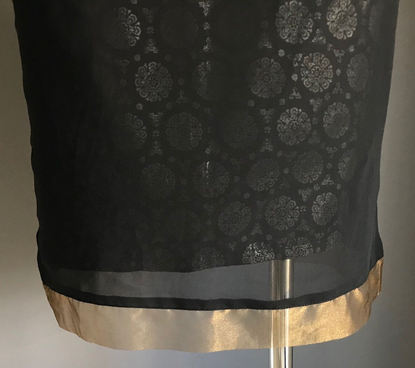 SPORTSGIRL Skirt Black Silver Chiffon Overlay Knee Length Skirt Sz 8 10 Vintage