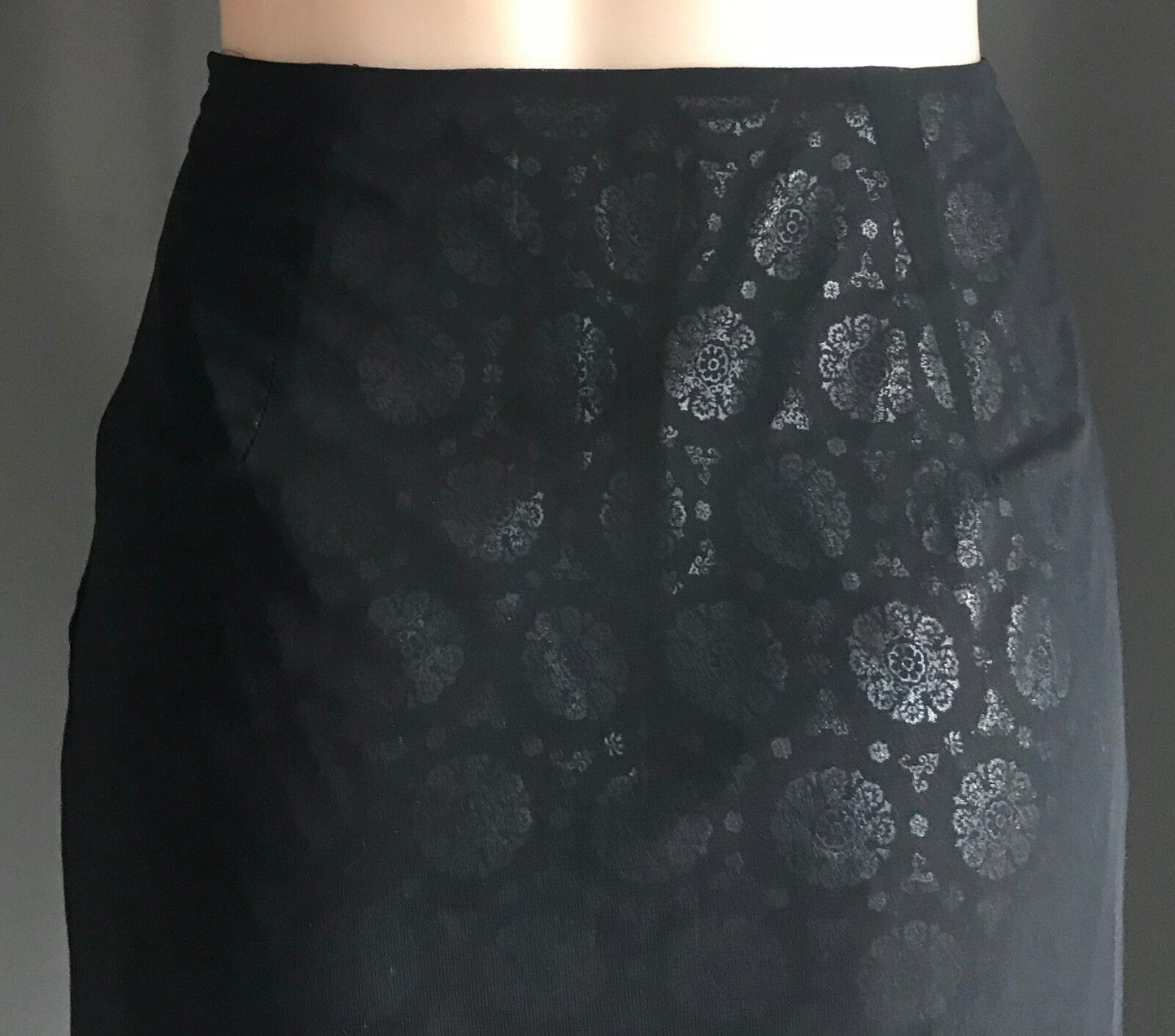 SPORTSGIRL Skirt Black Silver Chiffon Overlay Knee Length Skirt Sz 8 10 Vintage