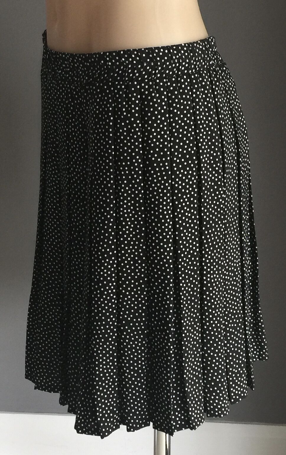SUZANNE GRAE Skirt Pleated Black & White Polka Dot Knee Length Size 12 Vintage